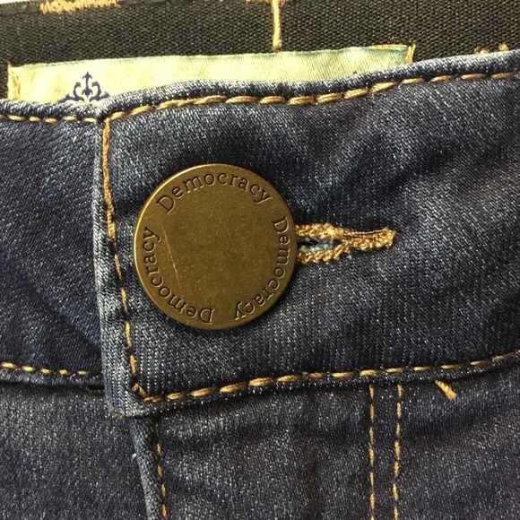 Democracy "Ab" Technology Jean Shorts - Picture 11 of 16